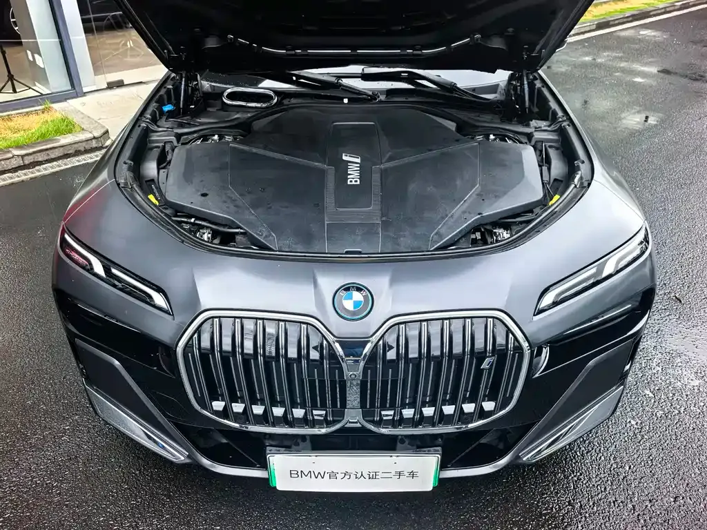 BMW i7 — фото 7