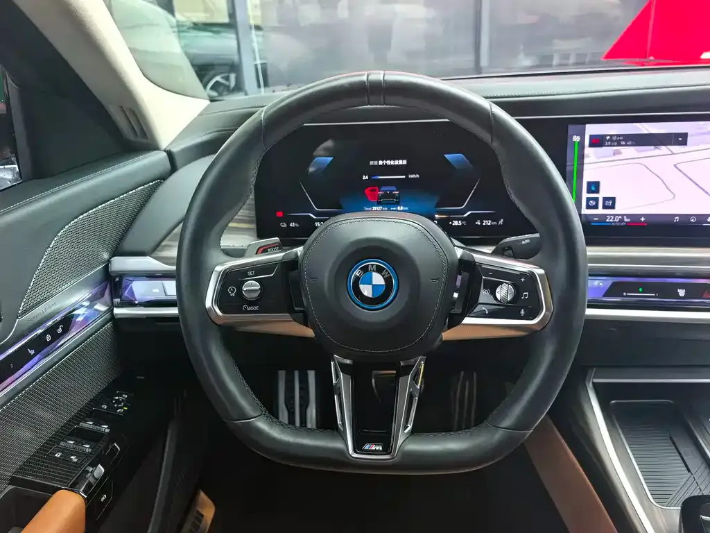 BMW i7 — фото 8