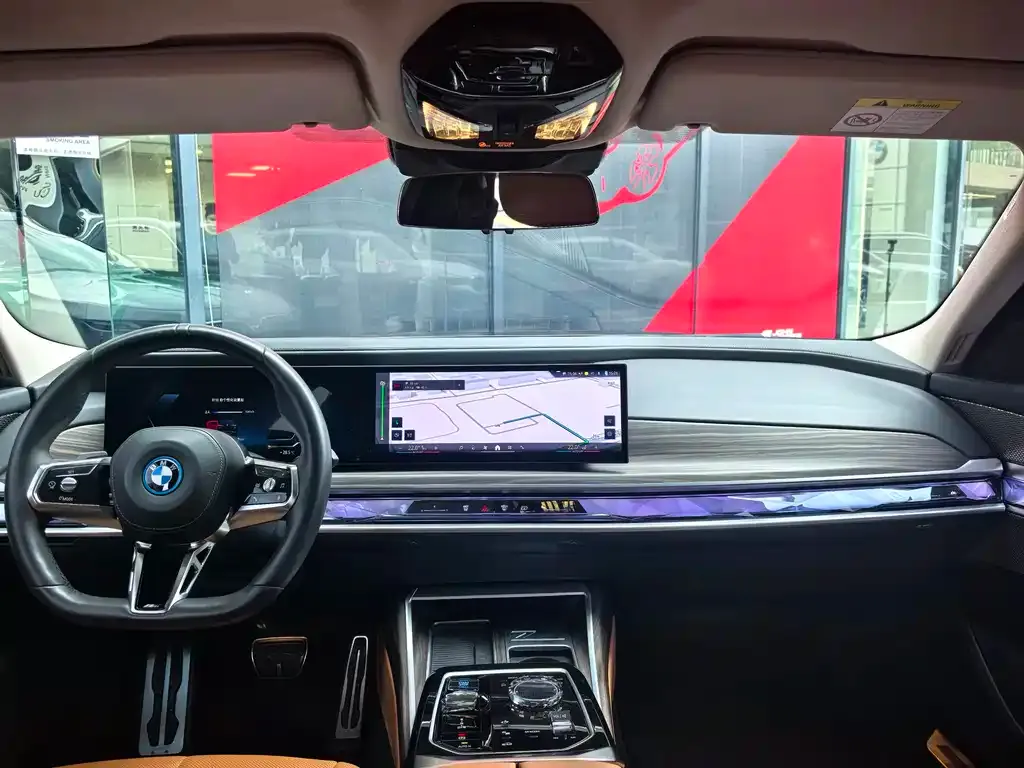 BMW i7 — фото 2
