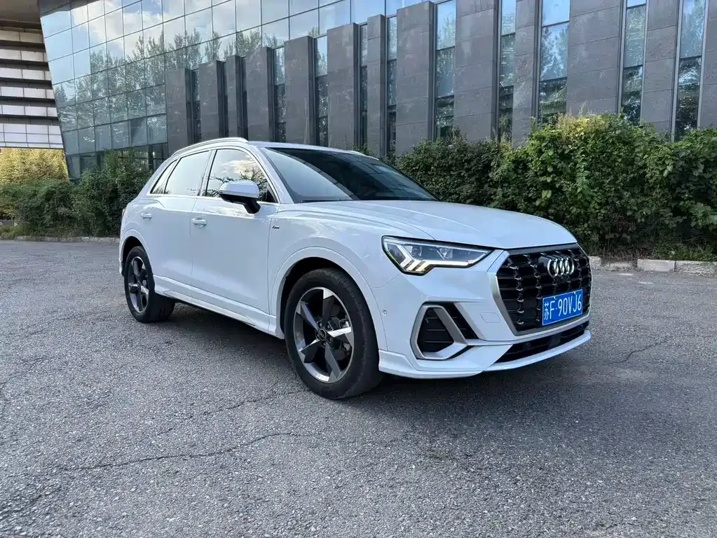 Audi Q3 — фото 9
