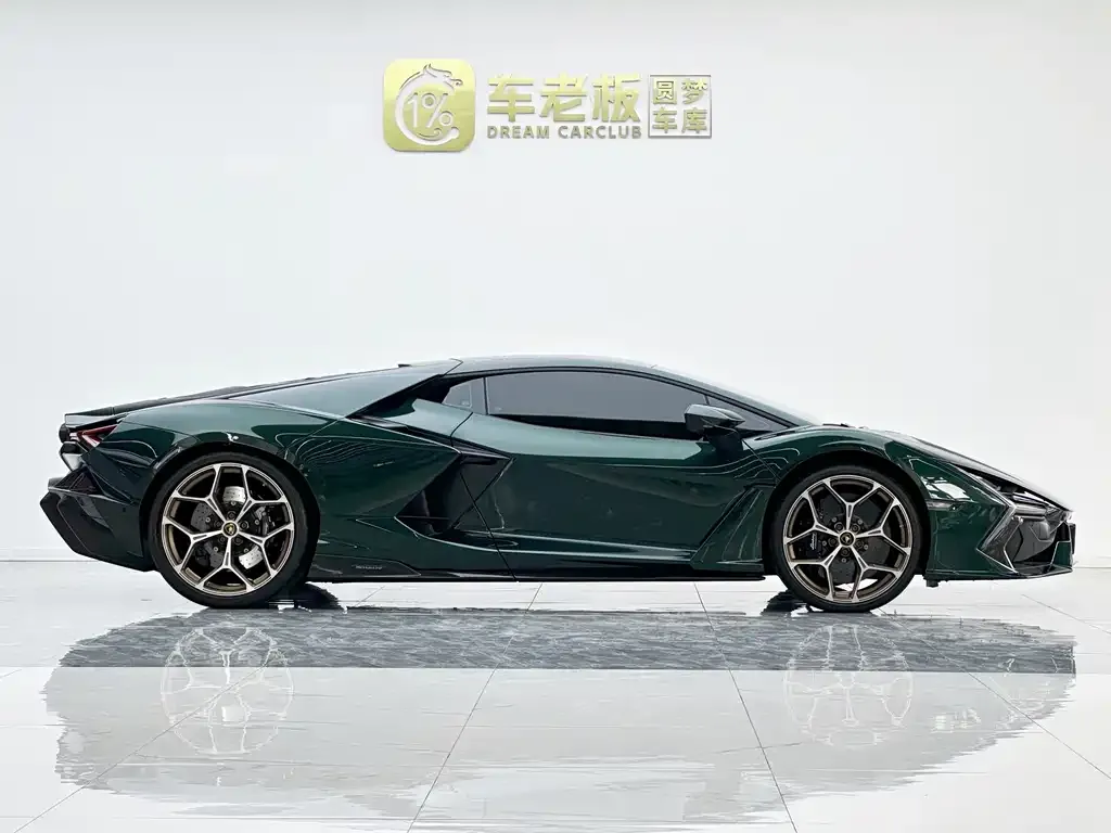 Lamborghini Revuelto — фото 2