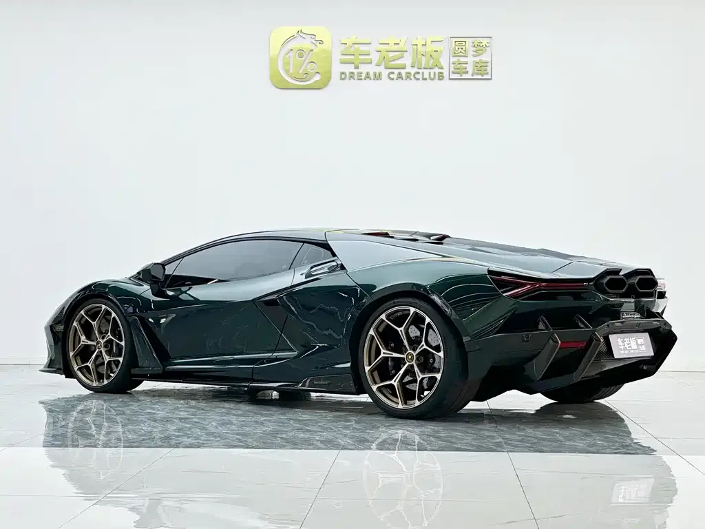 Lamborghini Revuelto — фото 6