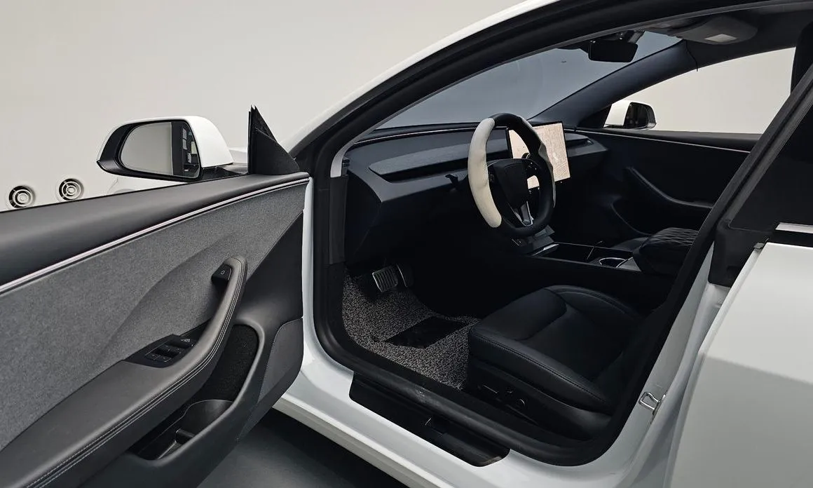 Tesla Model 3 — фото 2