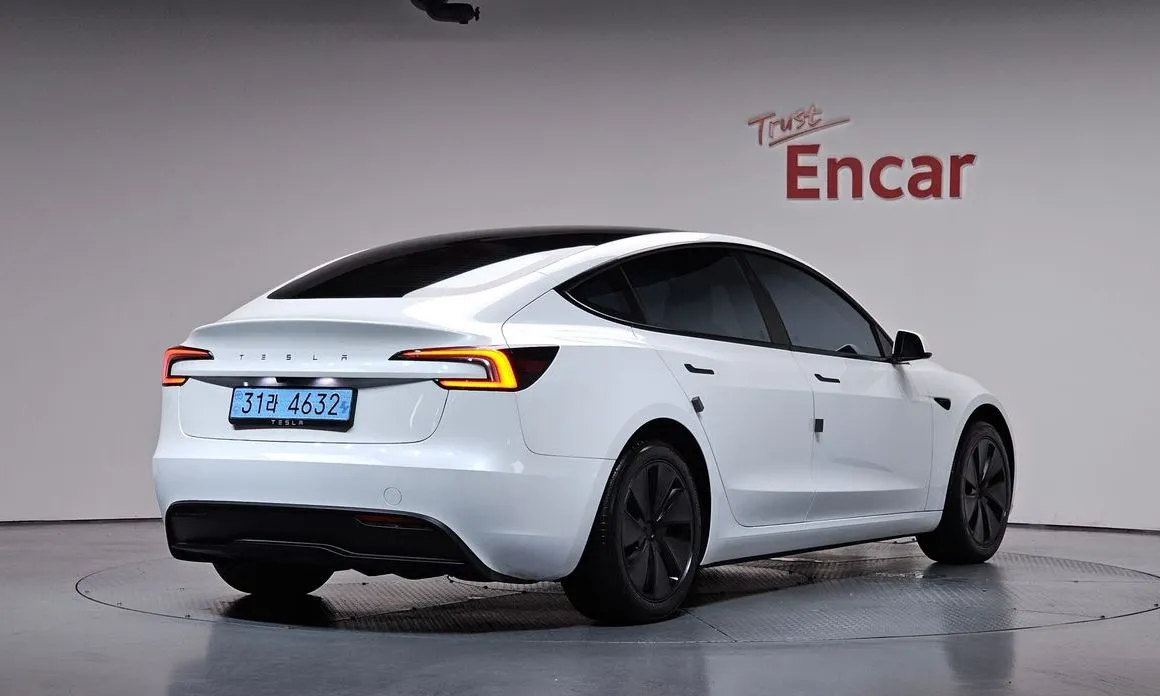 Tesla Model 3 — фото 3