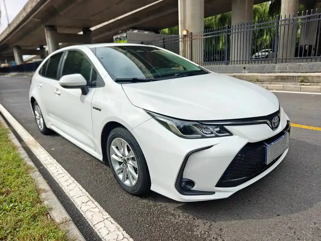 Toyota Corolla — фото 3
