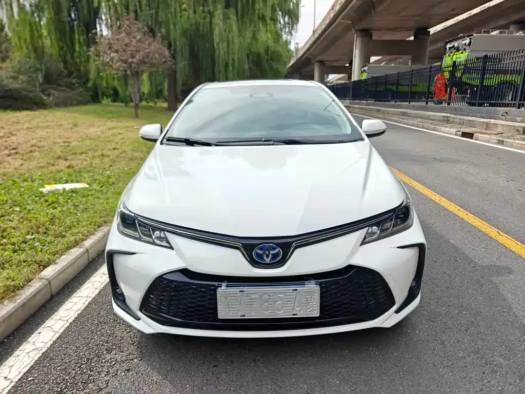 Toyota Corolla — фото 6