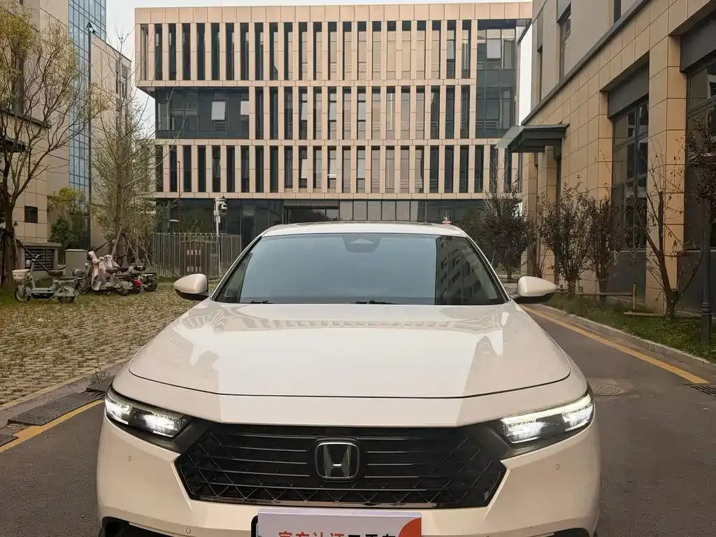 Honda Accord — фото 8