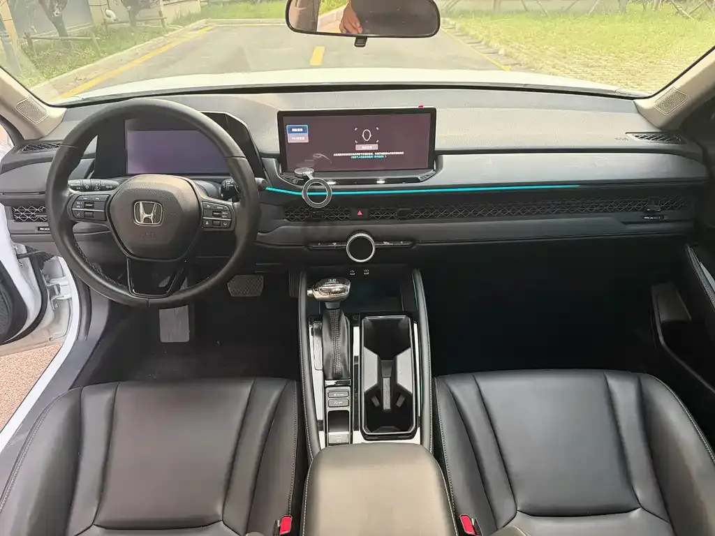 Honda Accord — фото 9