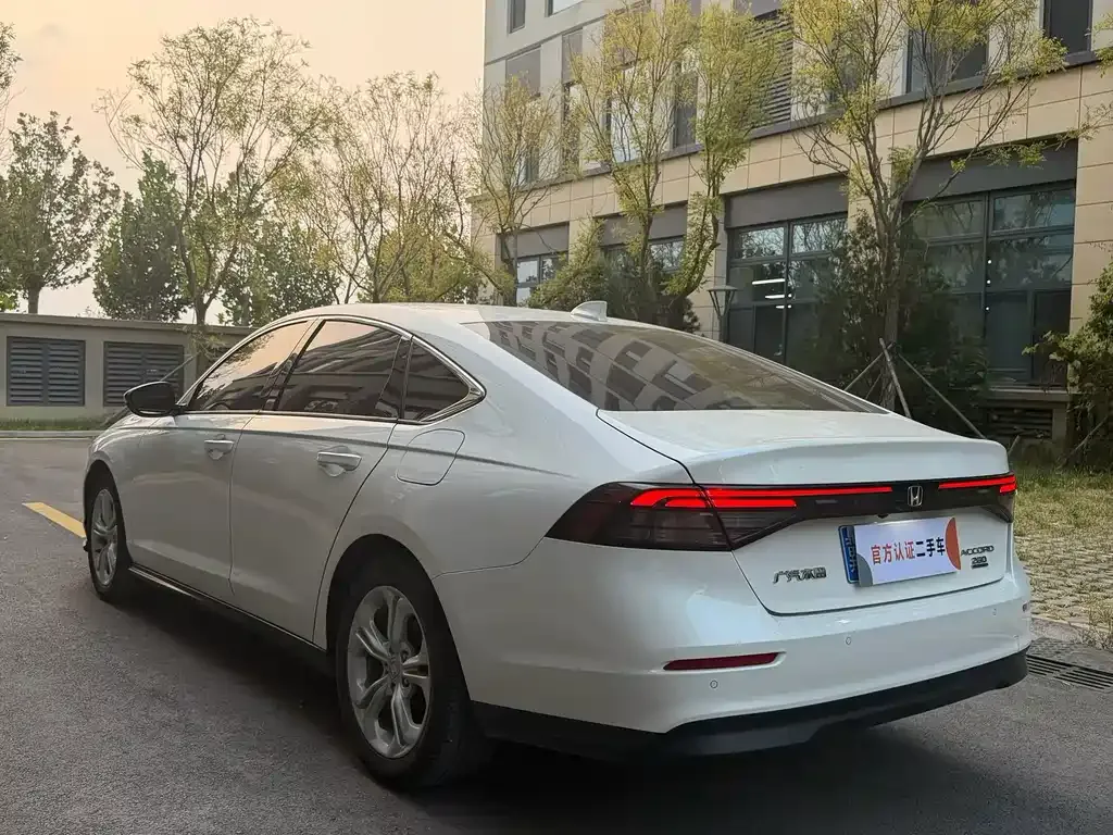 Honda Accord — фото 6