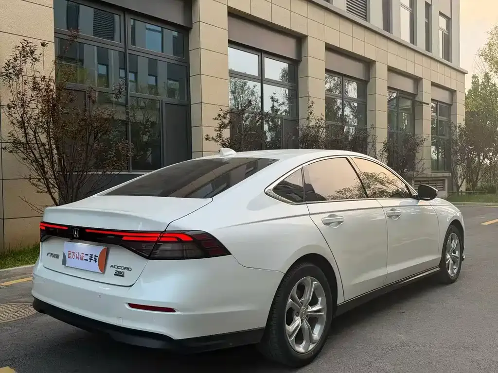 Honda Accord — фото 5