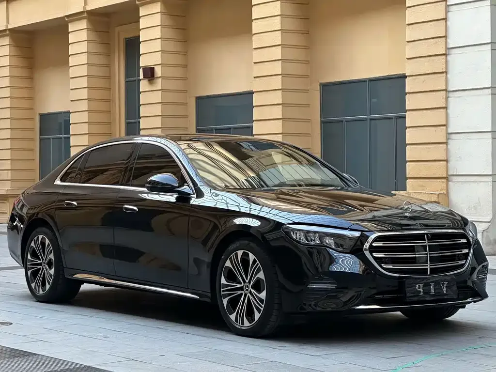 Mercedes-Benz E-Class — фото 8