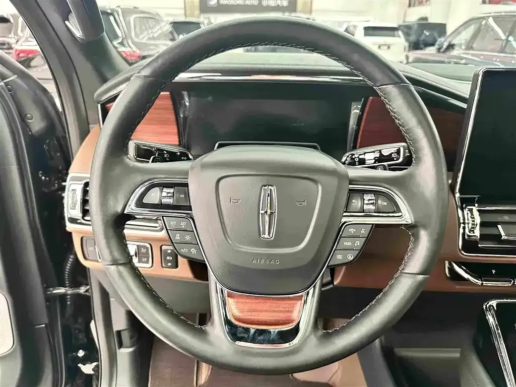 Lincoln Navigator — фото 2