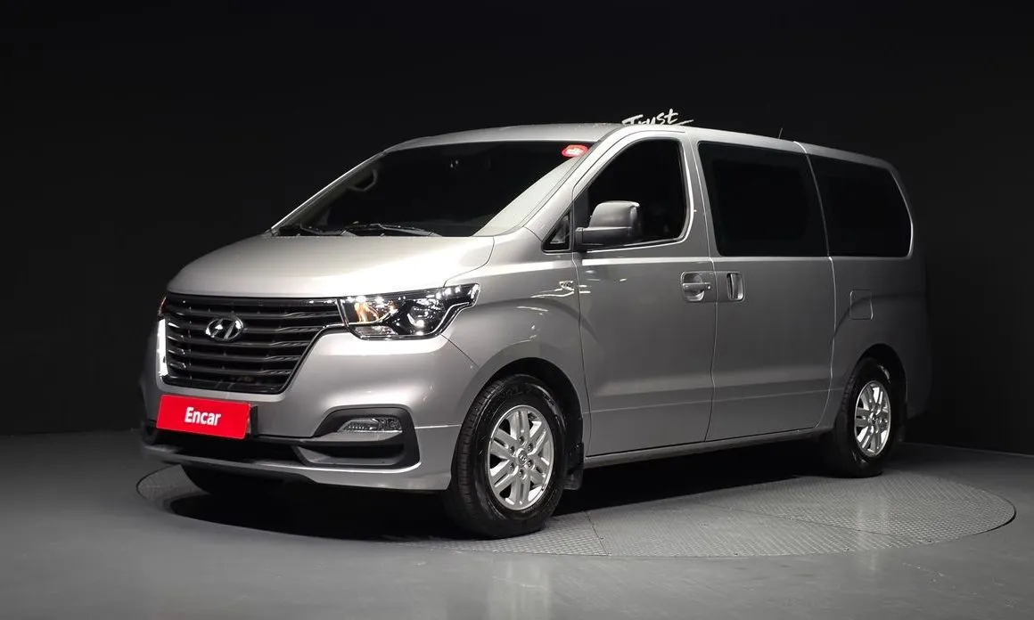 Hyundai Starex — фото 1