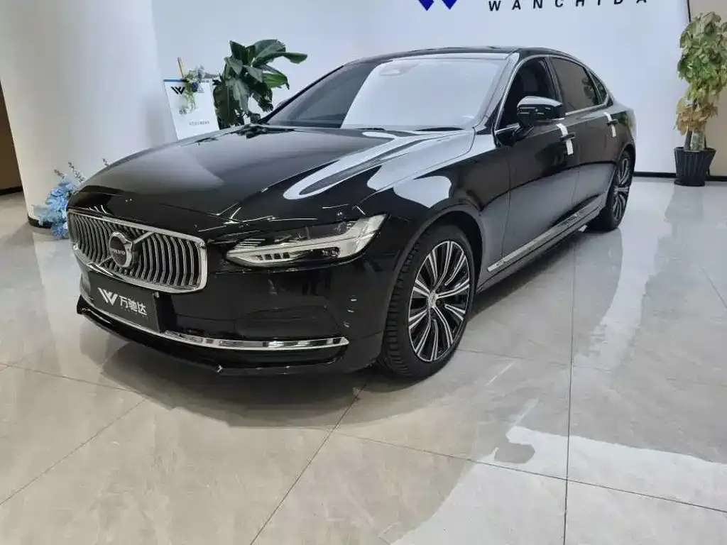 Volvo S90 — фото 1