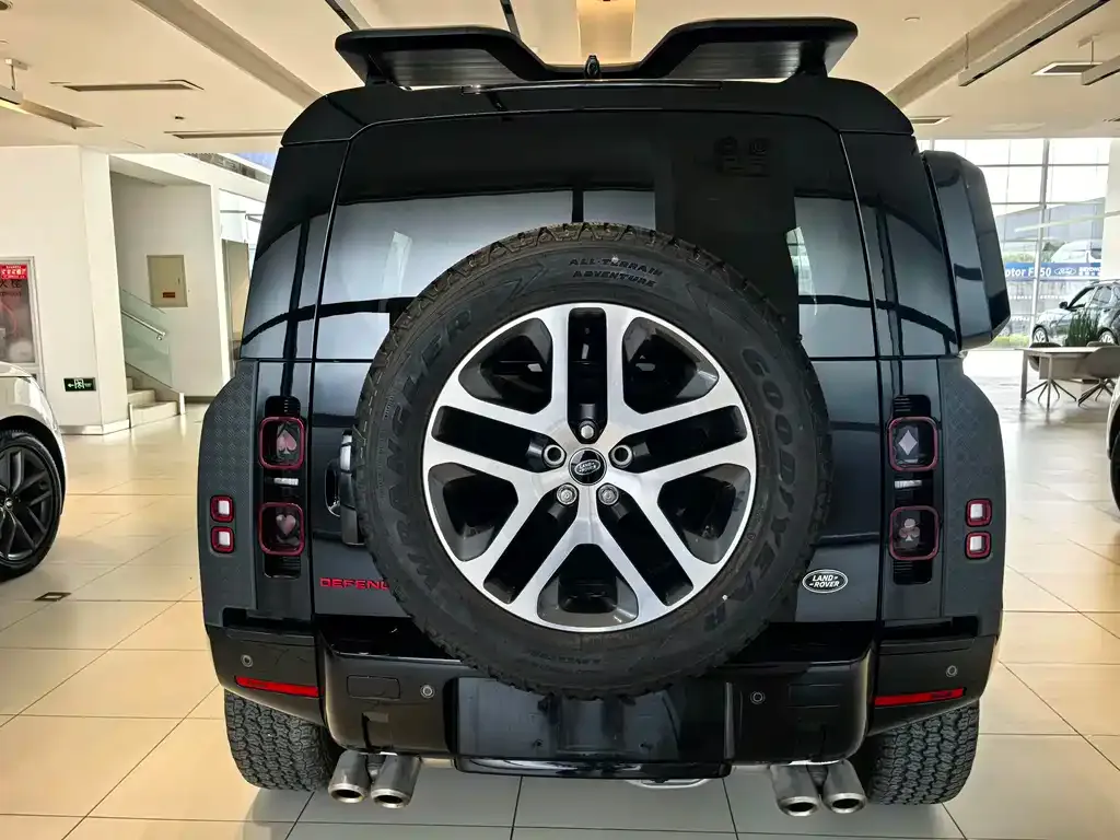 Land Rover Defender — фото 9