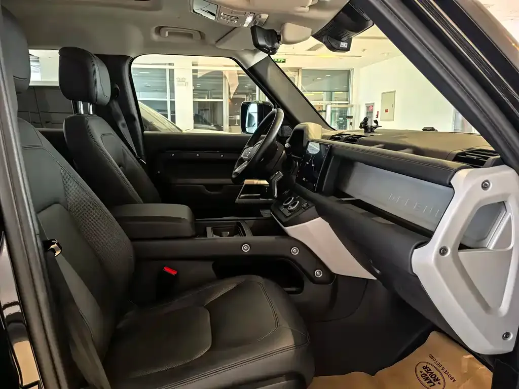 Land Rover Defender — фото 10