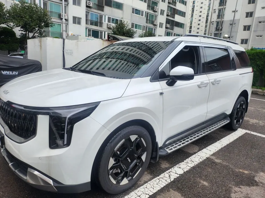 Kia Carnival — фото 10