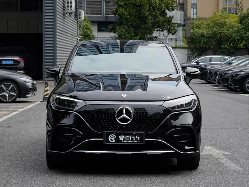 Mercedes-Benz EQE SUV — фото 7