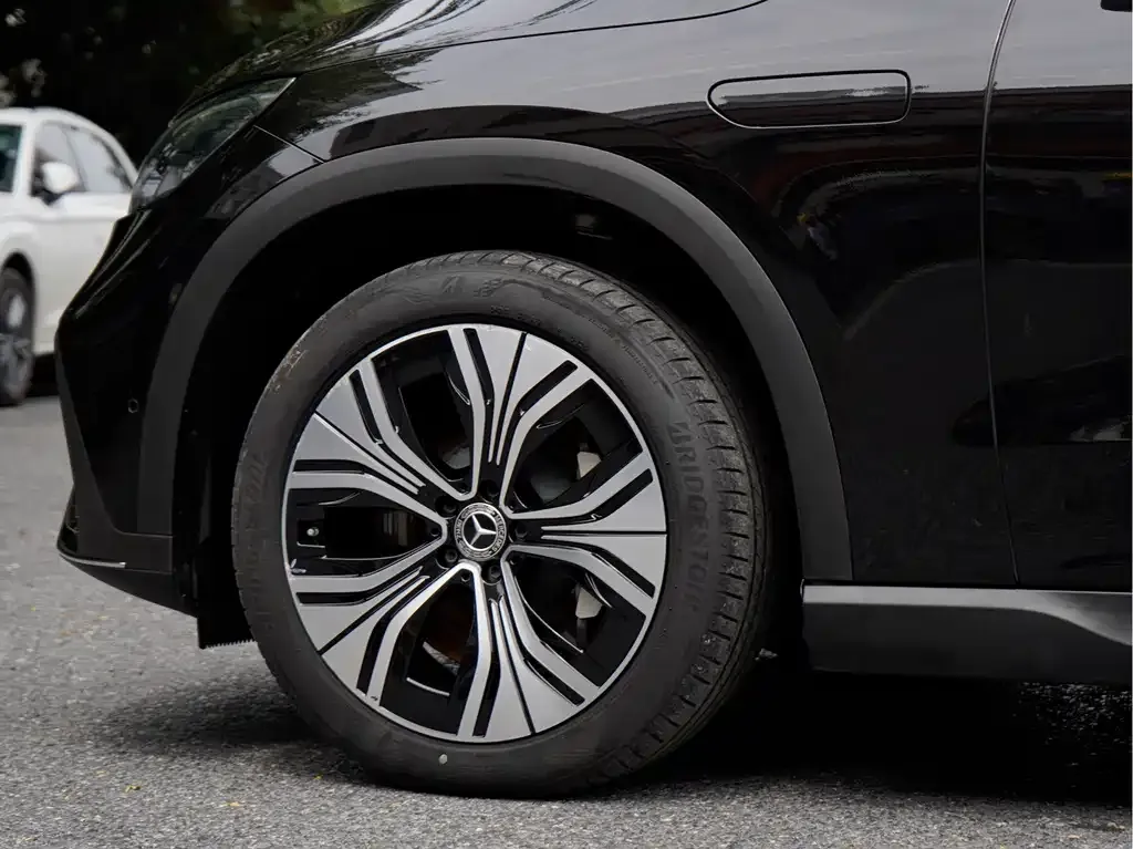 Mercedes-Benz EQE SUV — фото 6