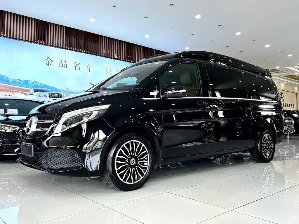 Mercedes-Benz V-Class — фото 10