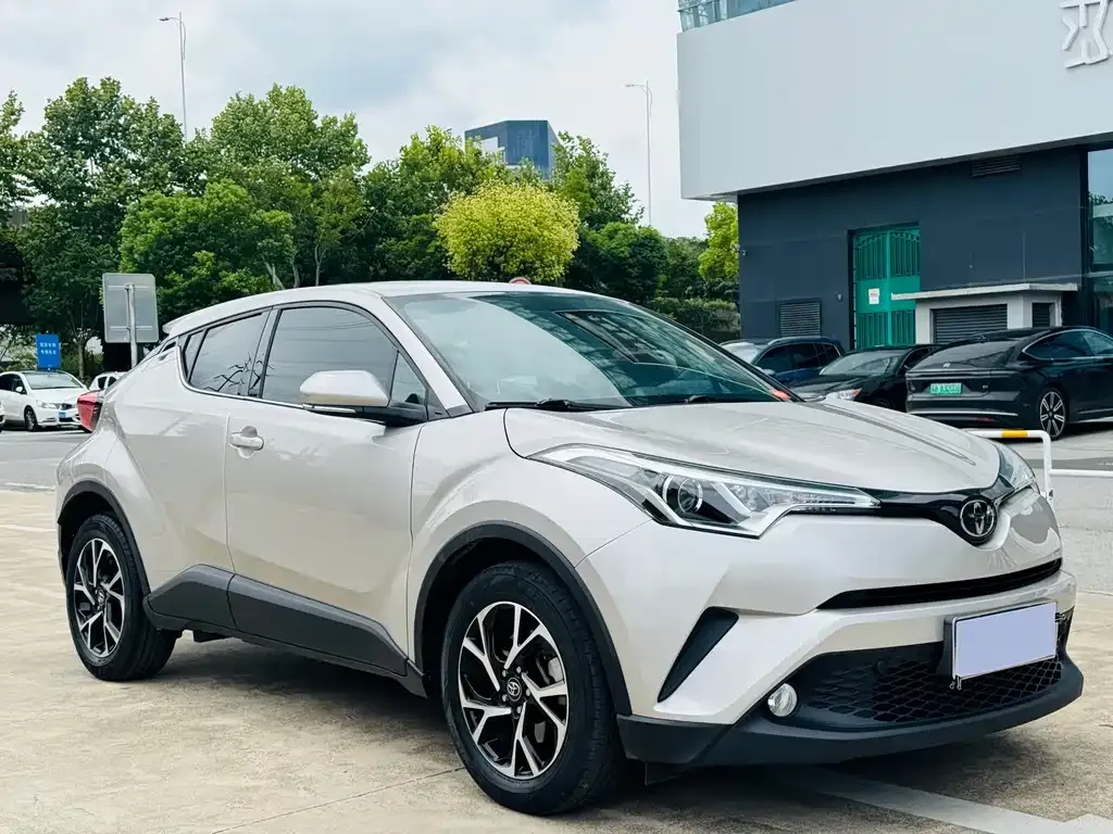 Toyota C-HR — фото 2