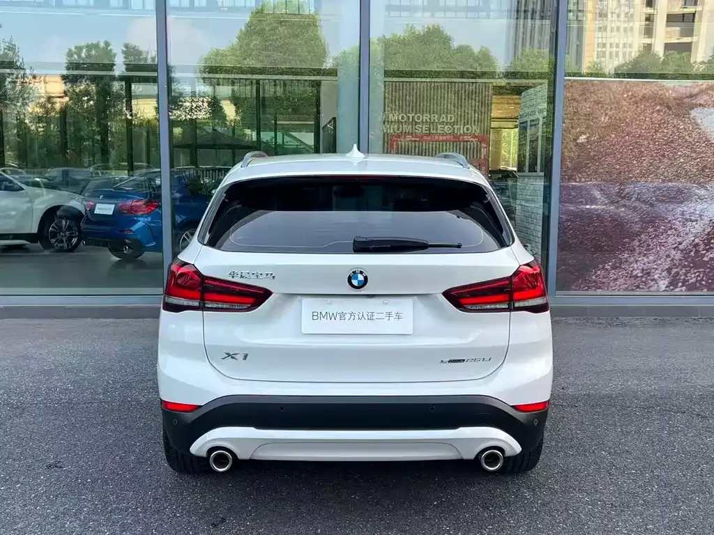 BMW X1 — фото 9