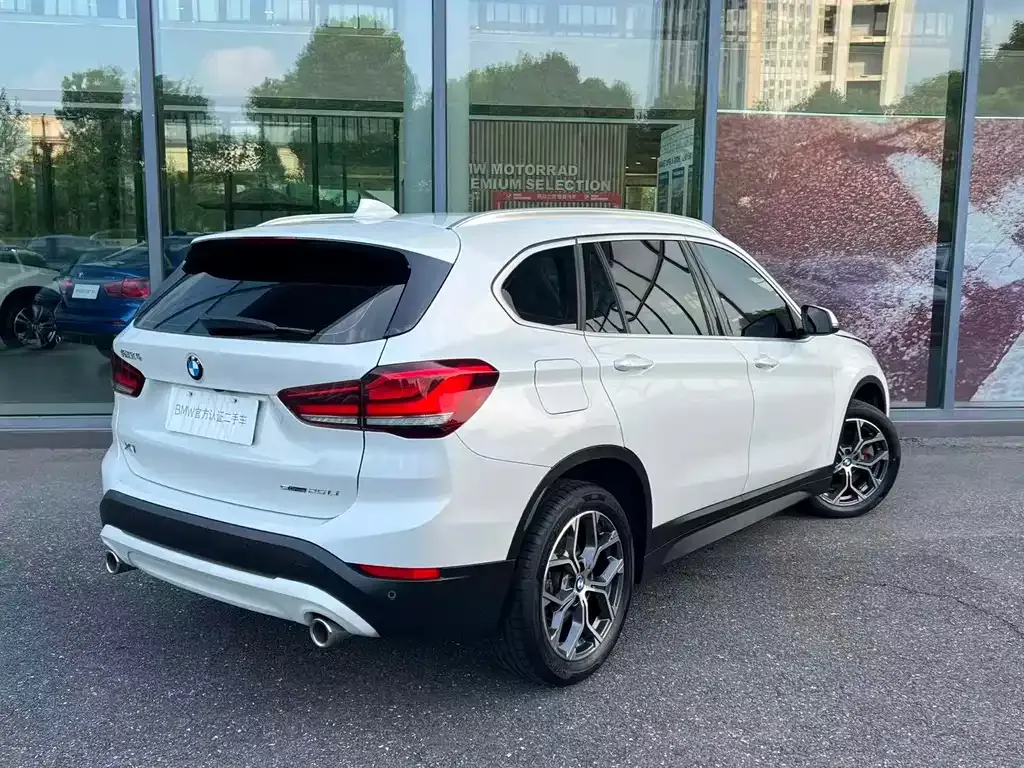 BMW X1 — фото 7
