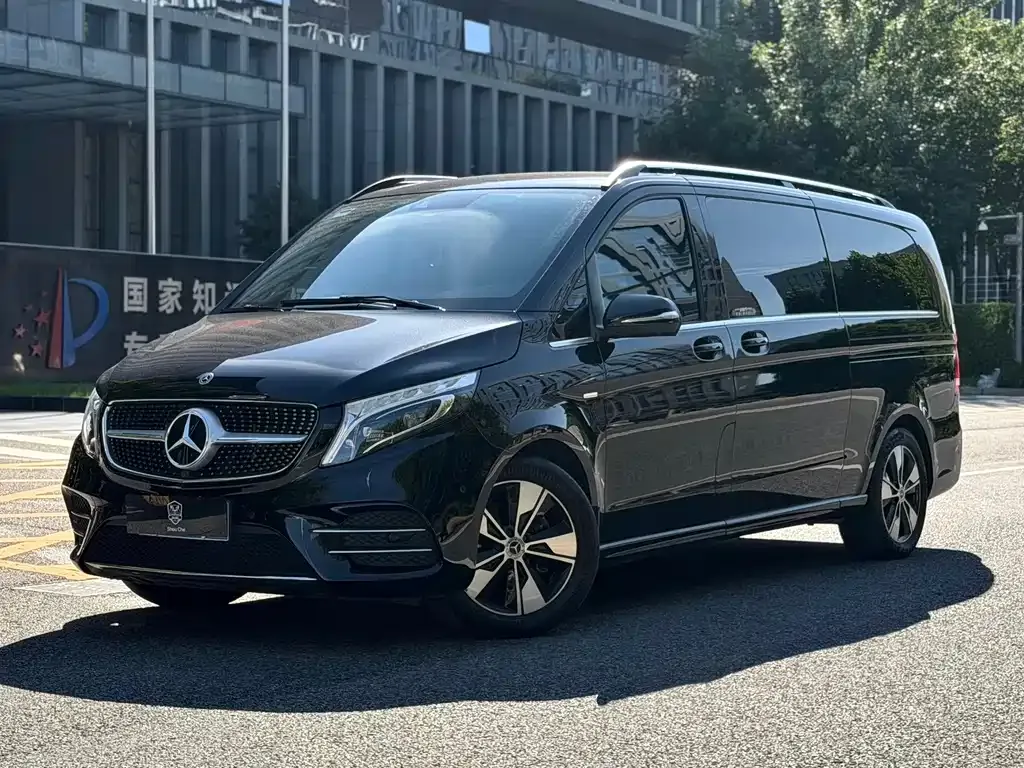 Mercedes-Benz V-Class — фото 1