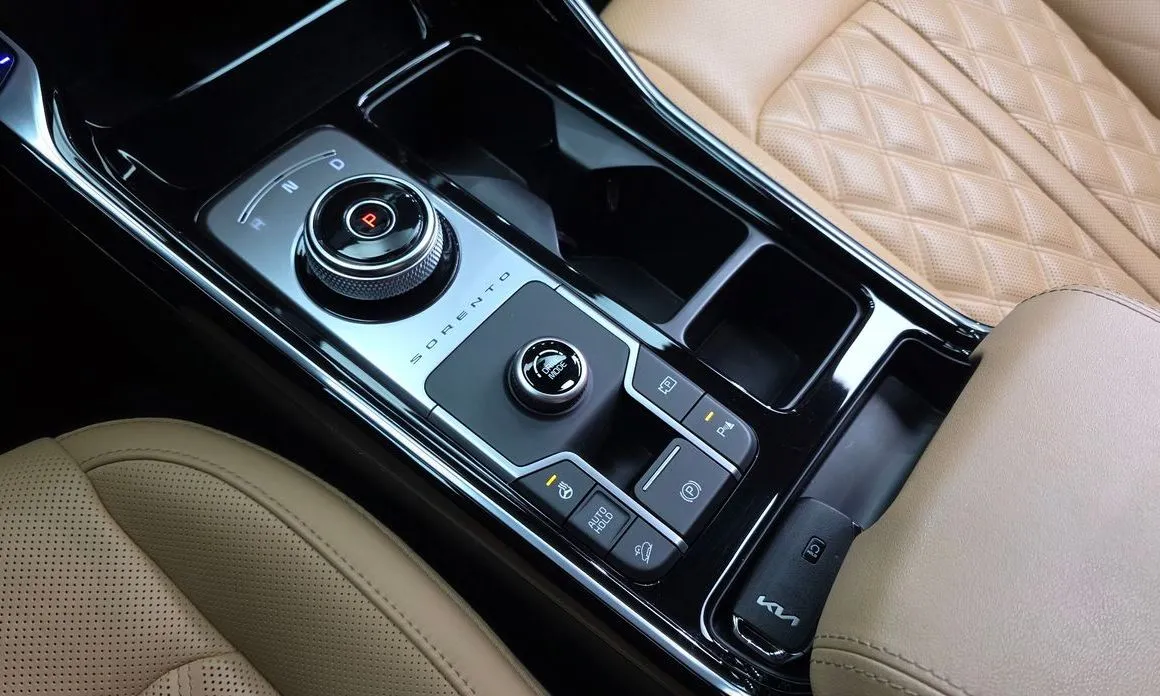 Kia Sorento — фото 9