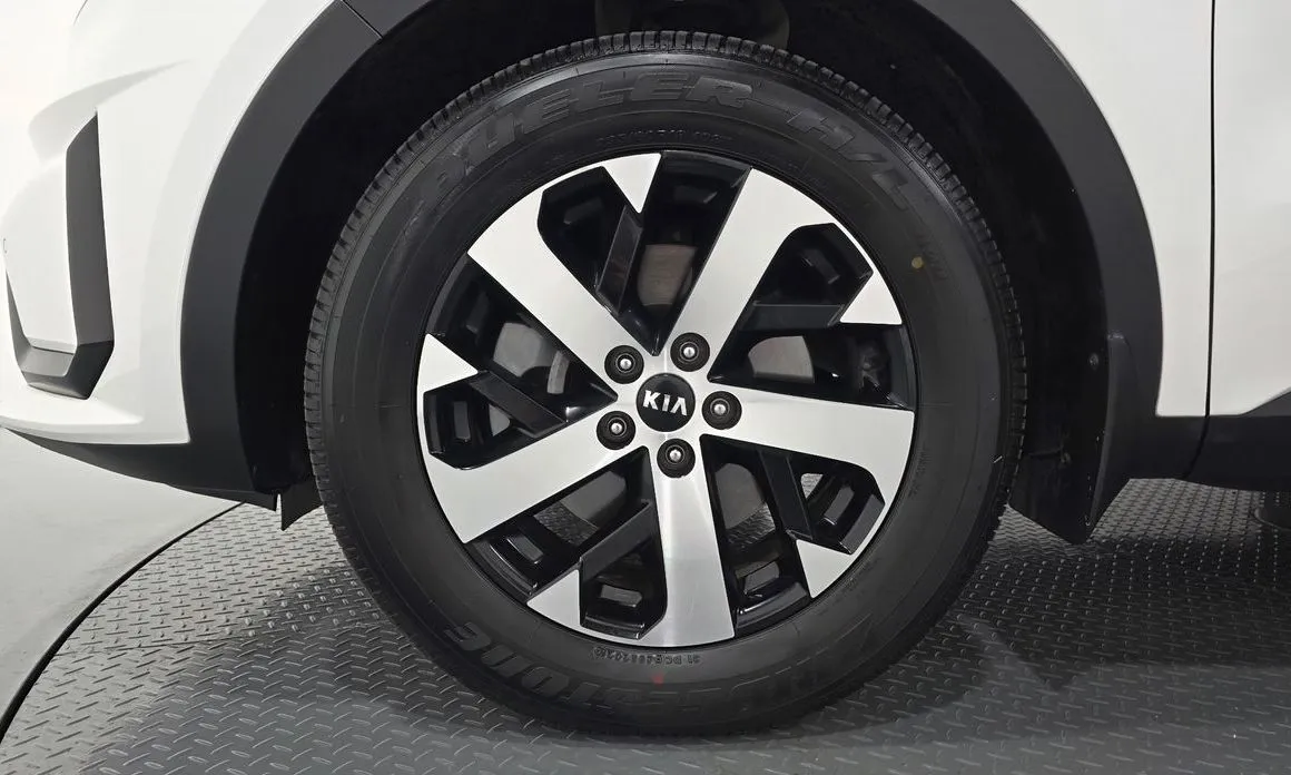 Kia Sorento — фото 10