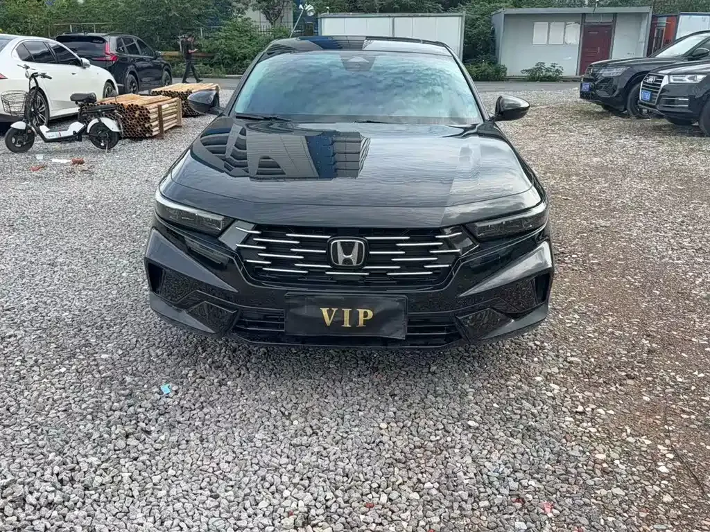 Honda Accord — фото 1