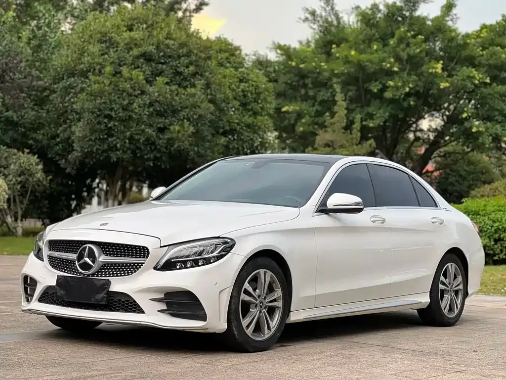 Mercedes-Benz C-Class — фото 1