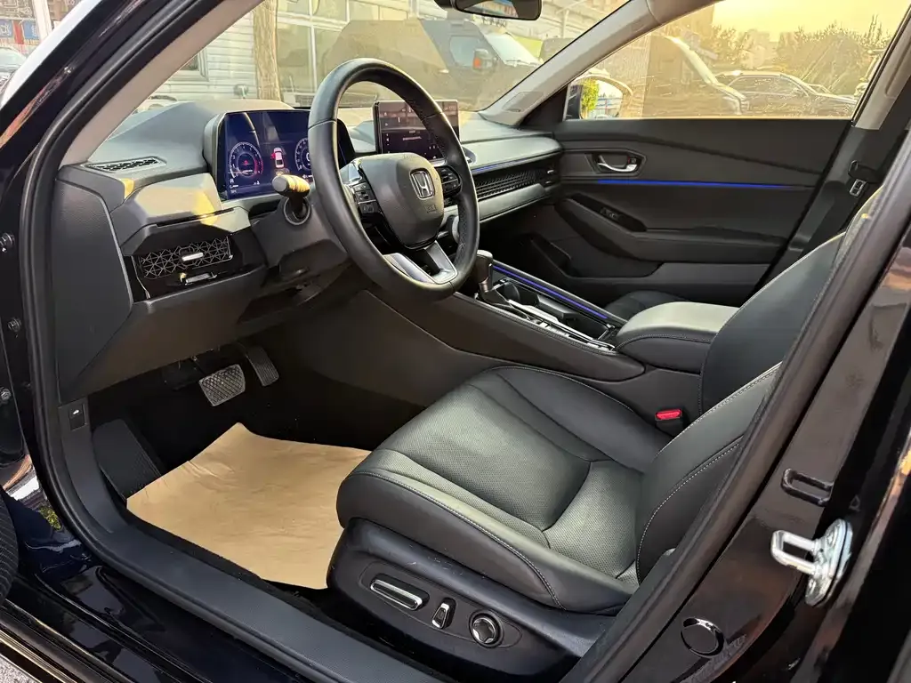 Honda Accord — фото 10