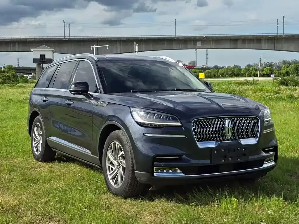 Lincoln Aviator — фото 9