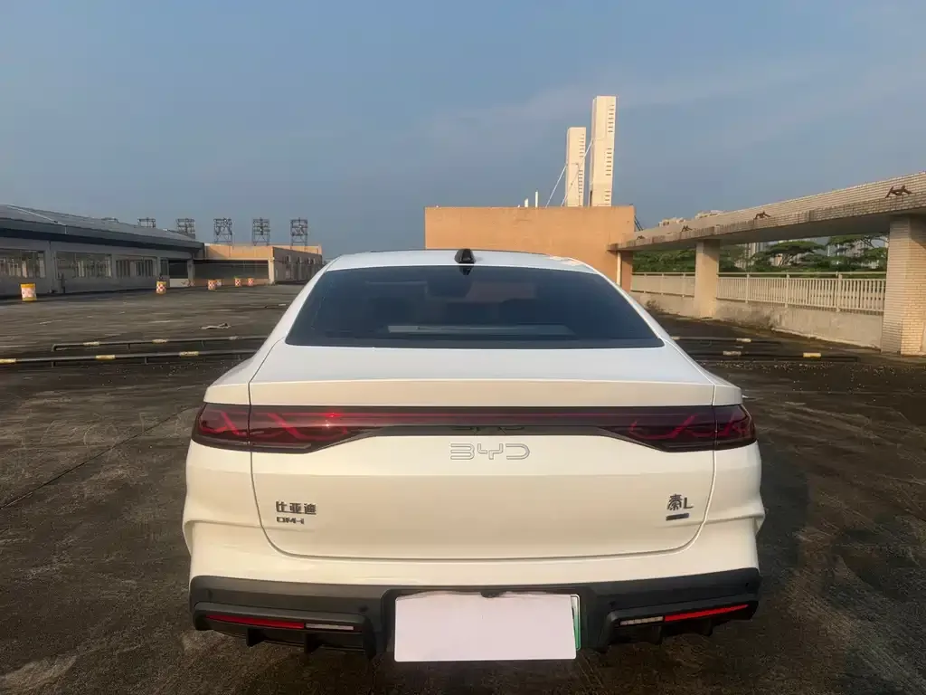 BYD Qin L — фото 8