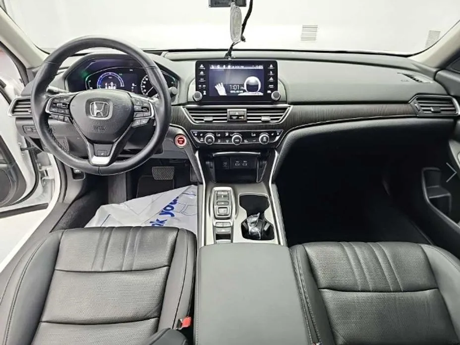 Honda Accord — фото 6