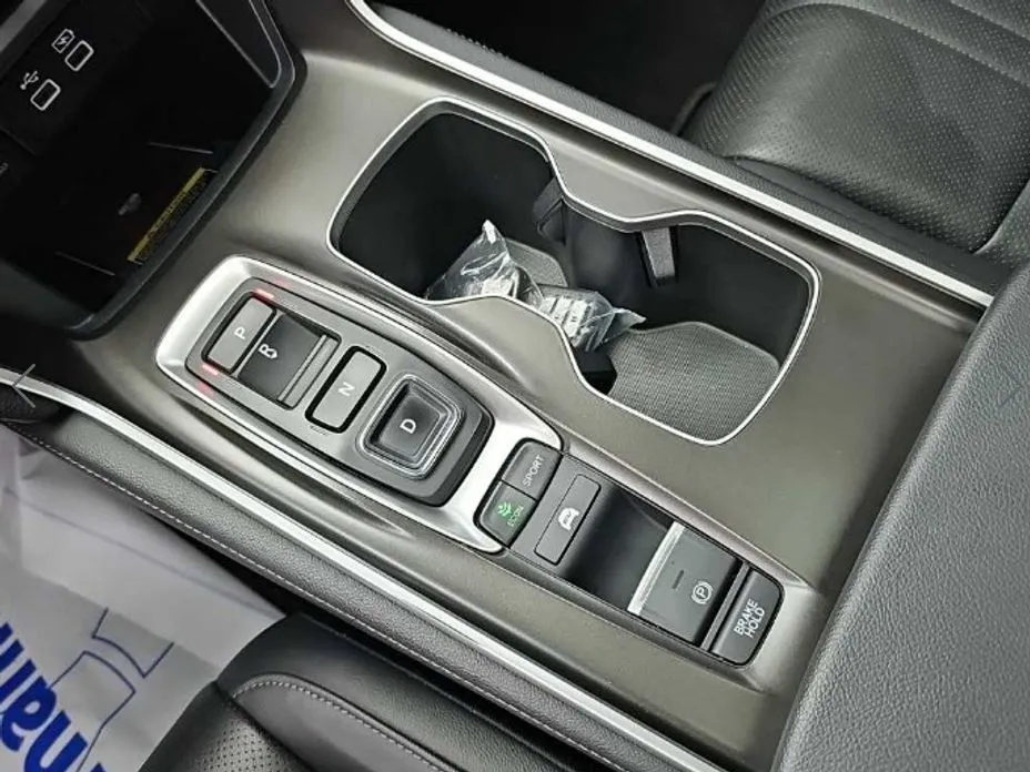 Honda Accord — фото 10