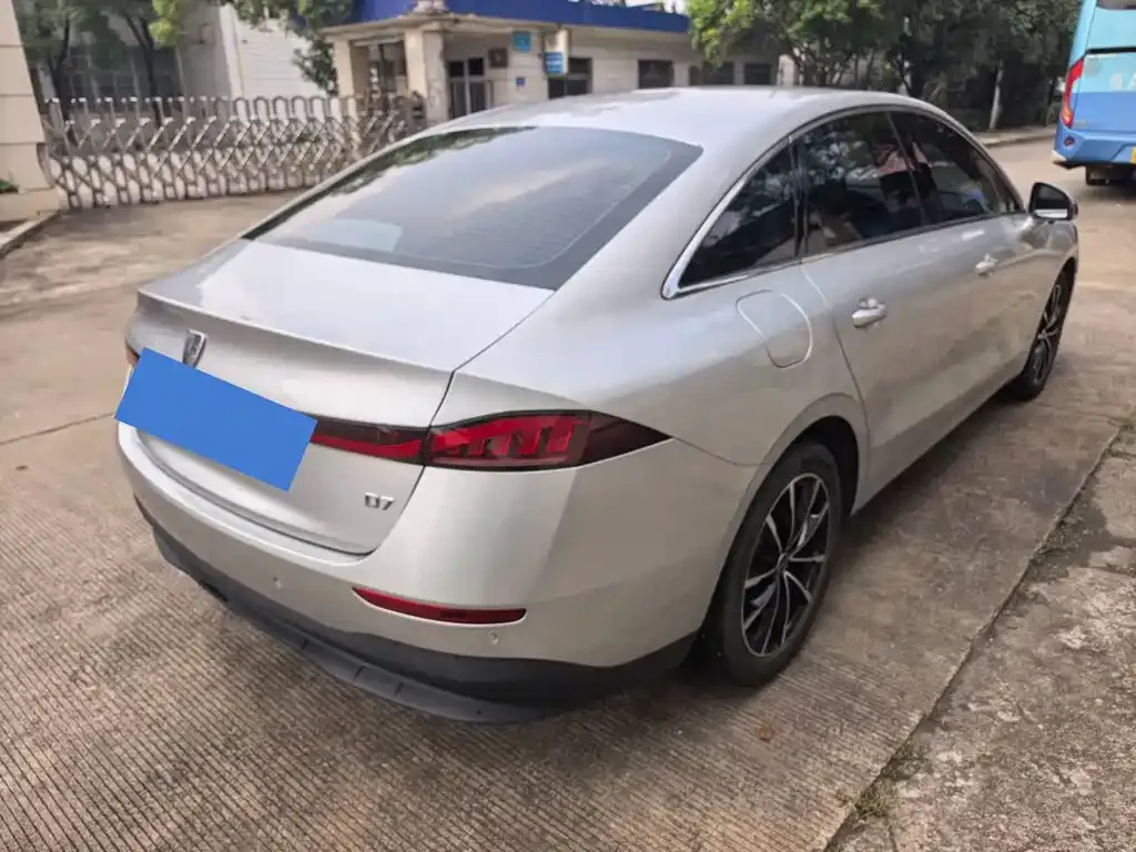 Roewe D7 — фото 3