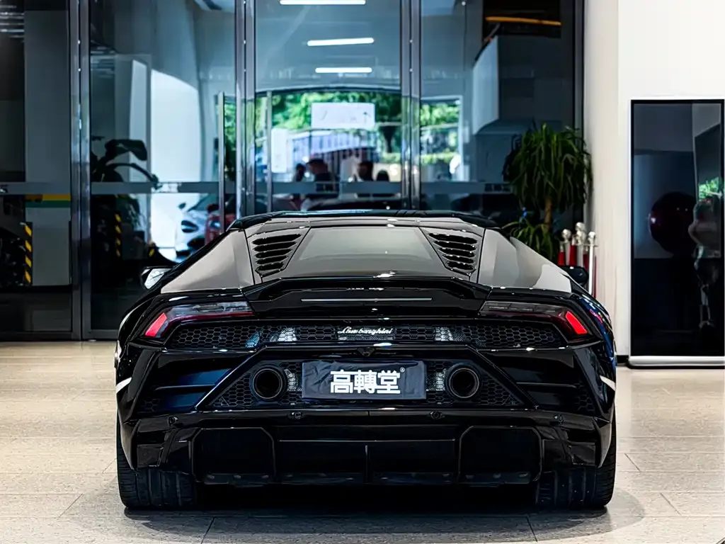 Lamborghini Huracan — фото 10