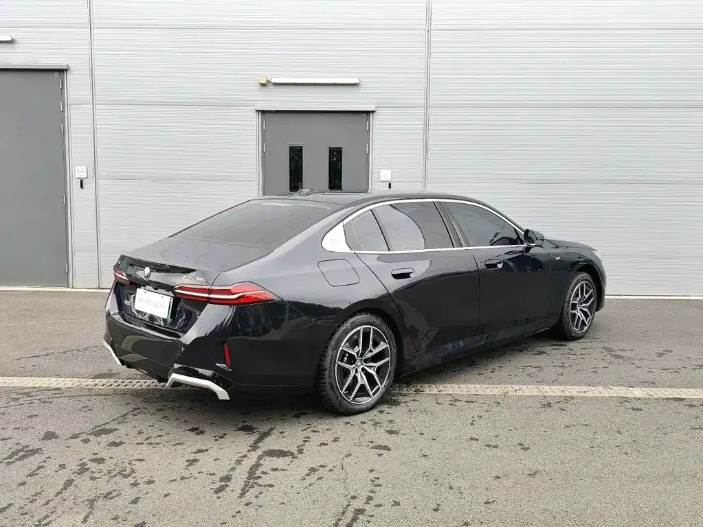 BMW i5 — фото 6