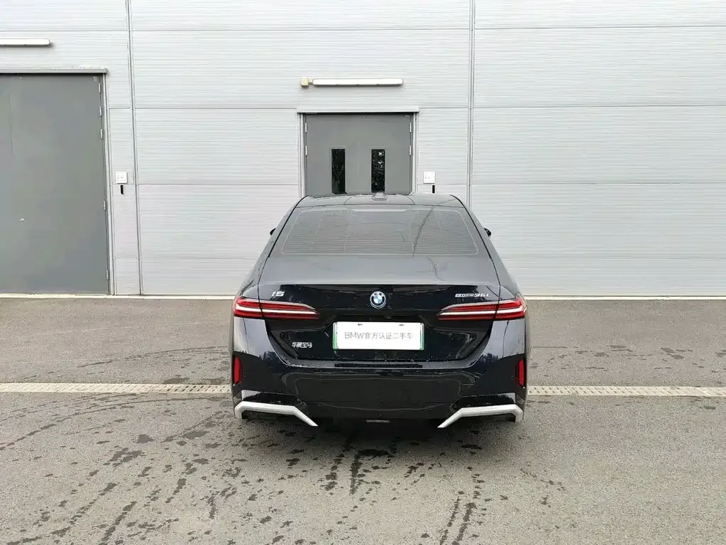 BMW i5 — фото 8
