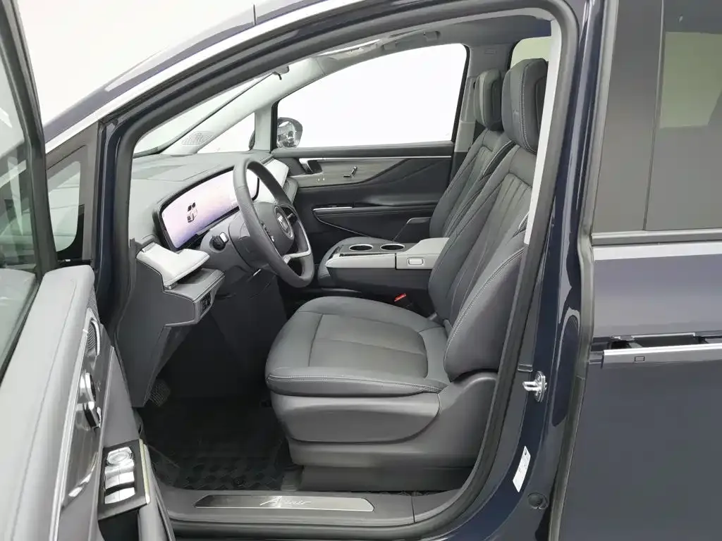 Buick GL8 Hybrid — фото 7