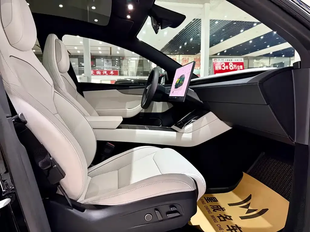 Tesla Model Y L — фото 6