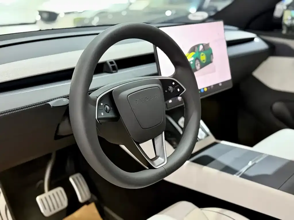 Tesla Model Y L — фото 2
