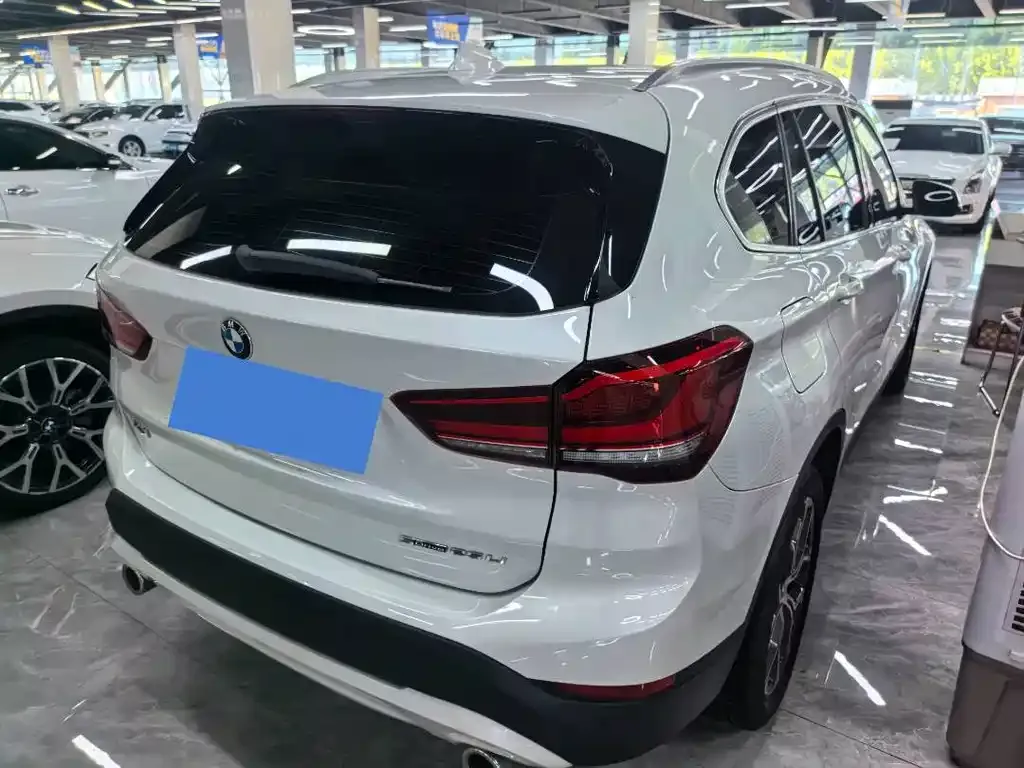 BMW X1 — фото 8