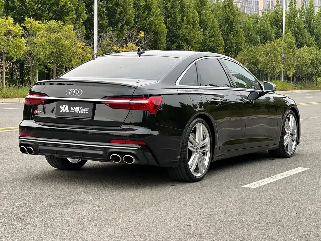 Audi S6 — фото 10
