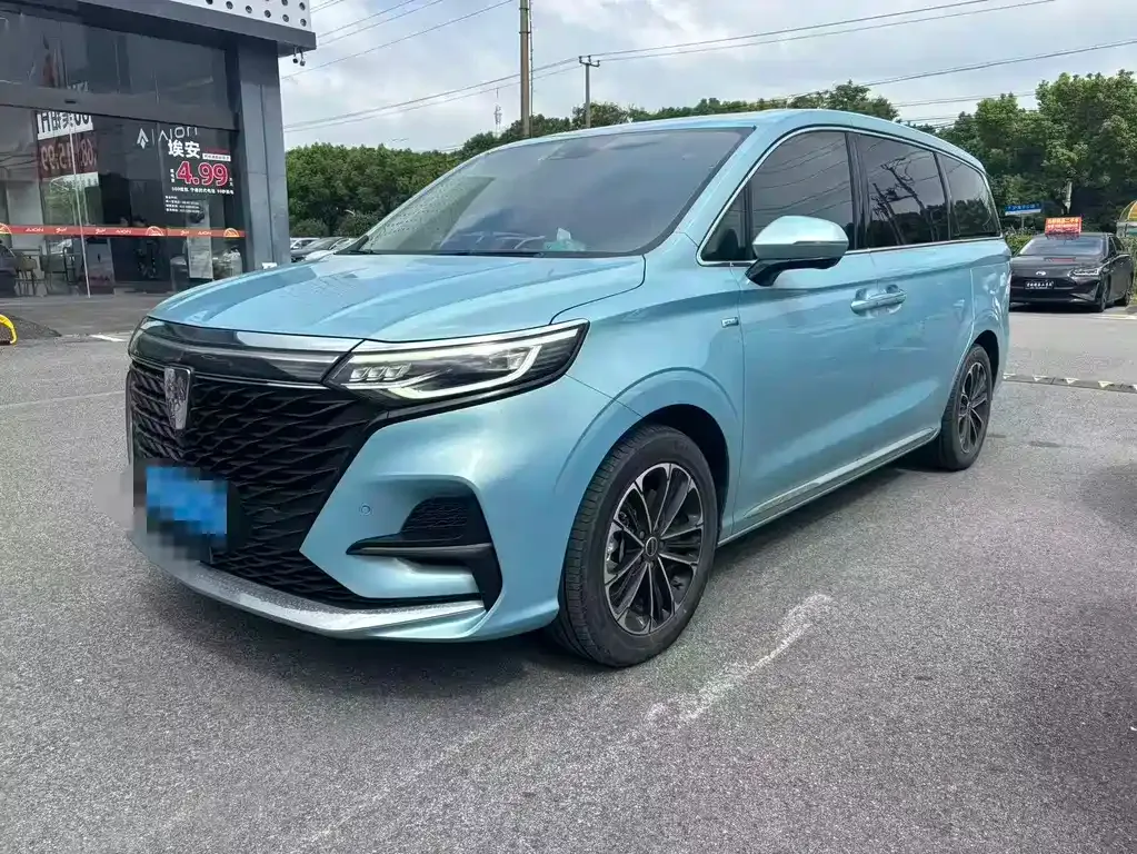 Roewe iMAX8 — фото 1