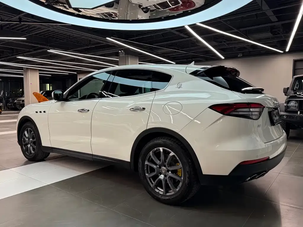 Maserati Levante — фото 9
