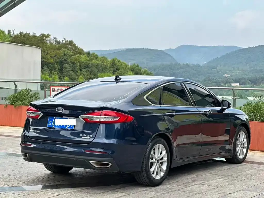 Ford Mondeo — фото 6