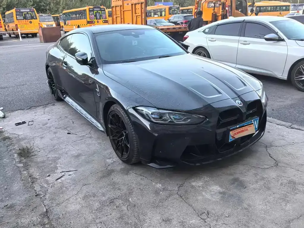 BMW M4 — фото 1